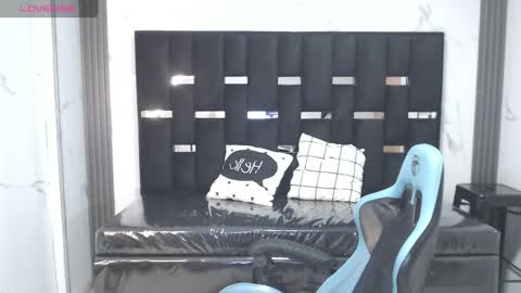 Britney  online show from February 6, 3:00 am