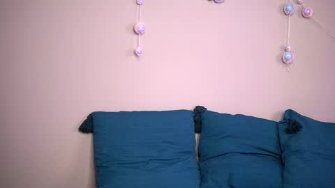 britneyhudson online show from December 15, 11:25 am