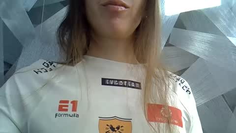 BritneyxKittens online show from January 14, 8:09 am