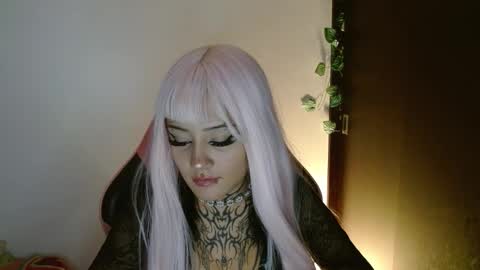 maru miaw   Please help me to reach 100 thumbs up online show from February 11, 7:35 am