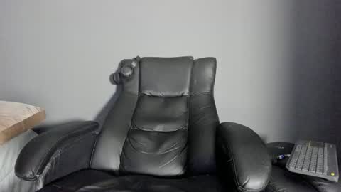 Snapshot of brockhurn_ chatting on June 16, 3:31 am brockhurn_ online show from June 16, 3:31 am