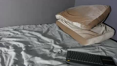 Snapshot of brockhurn_ chatting on June 17, 3:42 am brockhurn_ online show from June 17, 3:42 am