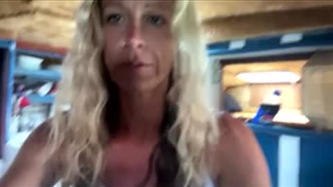 Snapshot of brocknjesss chatting on April 15, 7:54 pm Brock n Jess online show from April 15, 7:54 pm