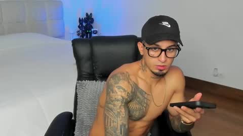 Snapshot of brody_dallas1 chatting on April 8, 2:22 am brody_dallas1 online show from April 8, 2:22 am