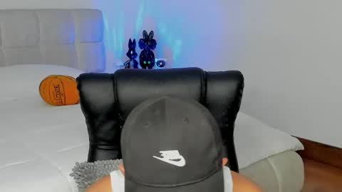 Snapshot of brody_dallas1 chatting on April 8, 11:48 pm brody_dallas1 online show from April 8, 11:48 pm
