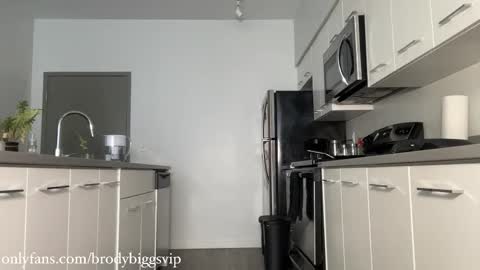 Brody Biggs online show from March 1, 8:22 pm