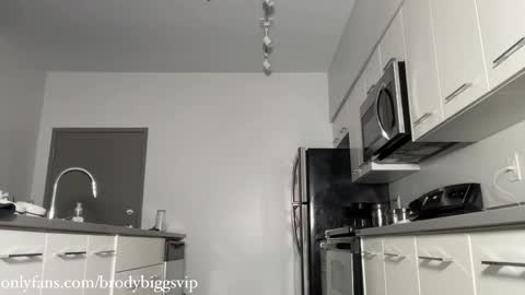 Snapshot of brodybiggs chatting on March 28, 12:54 am Brody Biggs online show from March 28, 12:54 am
