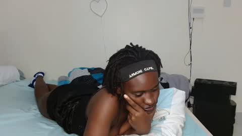 broken_haloo online show from March 10, 6:07 am