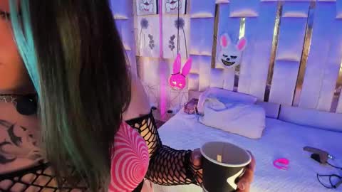     online show from March 27, 4:07 pm