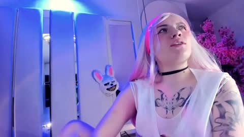 Snapshot of broklin_white23 chatting on June 6, 2:00 pm online show from June 6, 2:00 pm