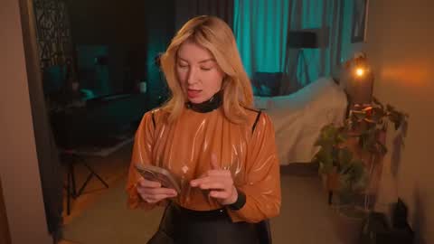 Snapshot of bronnica chatting on December 16, 3:17 pm Anna online show from December 16, 3:17 pm