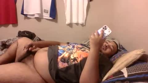 Snapshot of bronxforlife chatting on December 15, 5:44 am bronxforlife online show from December 15, 5:44 am