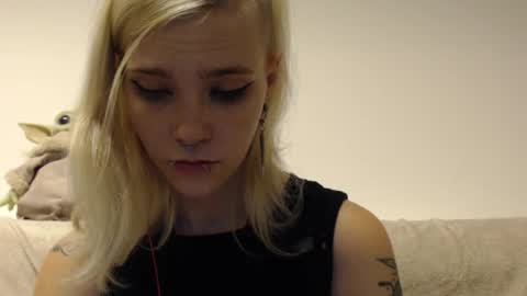 Snapshot of brookewylde_20 chatting on November 16, 4:01 pm brookewylde_20 online show from November 16, 4:01 pm
