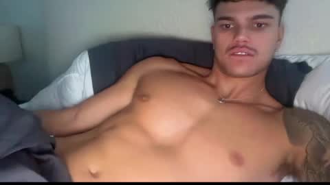 Snapshot of brooklyntay chatting on April 22, 10:44 pm BrooklynTay online show from April 22, 10:44 pm