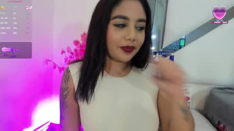 valentina online show from December 5, 8:00 am