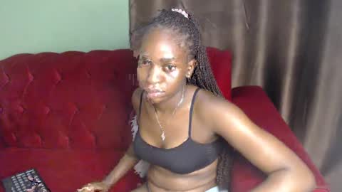 Snapshot of brownebony4 chatting on February 2, 5:37 pm Brownie online show from February 2, 5:37 pm