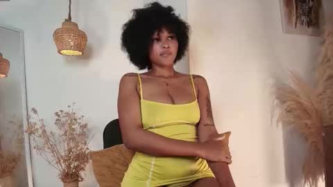 Snapshot of brownluxe chatting on January 19, 11:14 am brownluxe online show from January 19, 11:14 am