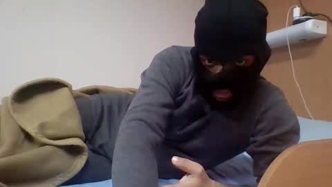 Snapshot of brownmanin40s chatting on December 20, 4:08 am brownmanin40s online show from December 20, 4:08 am