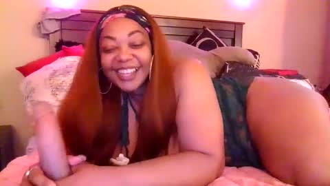 Snapshot of brownroundrenee chatting on February 3, 10:58 am brownroundrenee online show from February 3, 10:58 am