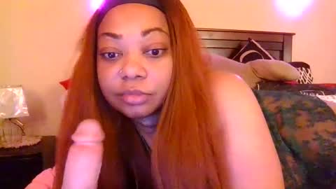 Snapshot of brownroundrenee chatting on February 3, 9:50 pm brownroundrenee online show from February 3, 9:50 pm