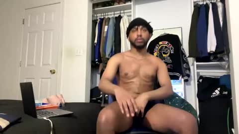 Snapshot of brownskinshortyy chatting on March 6, 2:19 am Brownskinshortyy online show from March 6, 2:19 am