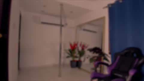 brownvelvet_ online show from October 25, 6:57 pm