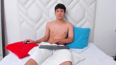 Snapshot of bruce20_ chatting on March 3, 12:00 pm BRUCE online show from March 3, 12:00 pm