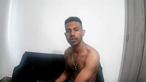 bruce_1111 online show from March 13, 9:10 pm