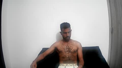 bruce_1111 online show from March 18, 2:26 am