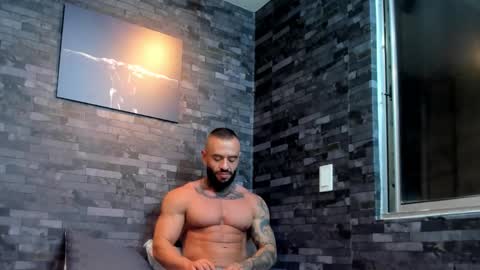 brucedallas online show from October 12, 12:31 am