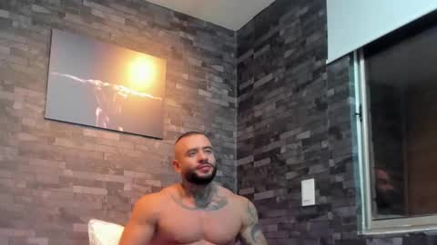 Snapshot of brucedallas chatting on December 14, 1:00 am brucedallas online show from December 14, 1:00 am