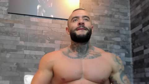 Snapshot of brucedallas chatting on December 16, 2:05 am brucedallas online show from December 16, 2:05 am