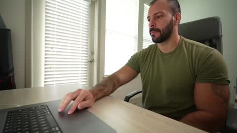 Snapshot of brucestryker chatting on January 8, 5:37 pm onlyfans BRUCESTRYKER online show from January 8, 5:37 pm