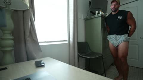 Snapshot of brucestryker chatting on October 18, 3:35 pm onlyfans BRUCESTRYKER online show from October 18, 3:35 pm