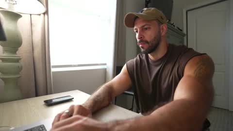 Snapshot of brucestryker chatting on November 2, 2:41 pm onlyfans BRUCESTRYKER online show from November 2, 2:41 pm