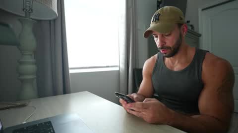 Snapshot of brucestryker chatting on November 17, 7:30 pm onlyfans BRUCESTRYKER online show from November 17, 7:30 pm