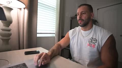 onlyfans BRUCESTRYKER online show from April 2, 10:07 pm