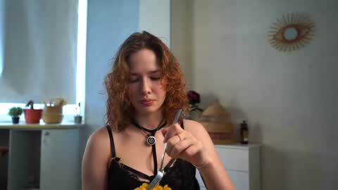 Tess online show from May 24, 2:11 pm