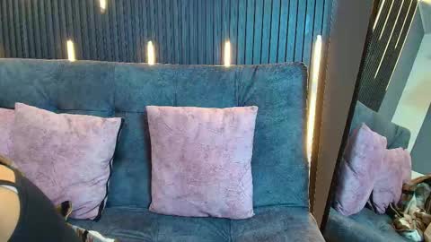 Snapshot of brunette_candyy_ chatting on January 9, 1:14 pm Brunette online show from January 9, 1:14 pm