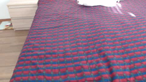 Ellis online show from April 4, 5:38 am