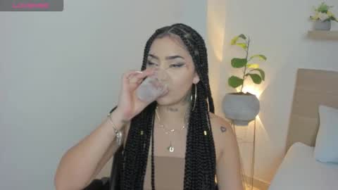 Snapshot of brunna_smith chatting on December 18, 2:06 am B R U N A online show from December 18, 2:06 am