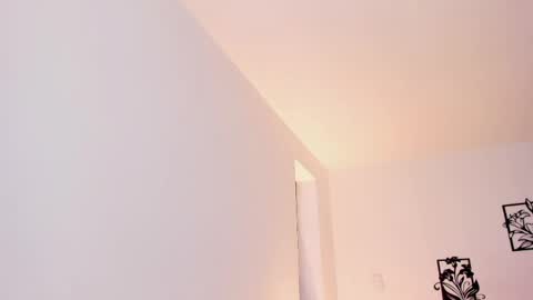     online show from April 12, 9:31 pm