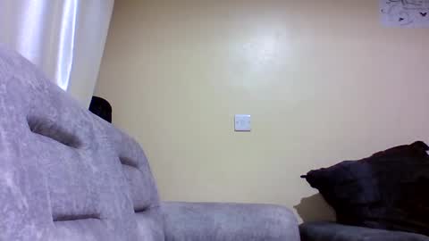 Snapshot of brusedarling chatting on March 2, 12:01 pm brucedarling online show from March 2, 12:01 pm