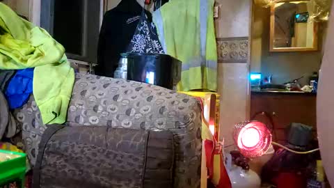 Snapshot of brushsquach chatting on December 31, 11:09 am Steve... aka SkinnieDippin aka TimberTramp online show from December 31, 11:09 am