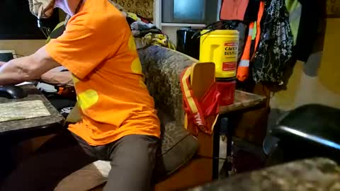 Snapshot of brushsquach chatting on January 16, 1:25 pm Steve... aka SkinnieDippin aka TimberTramp online show from January 16, 1:25 pm