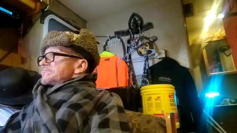 Snapshot of brushsquach chatting on January 29, 1:48 am Steve... aka SkinnieDippin aka TimberTramp online show from January 29, 1:48 am