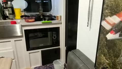 Snapshot of brushsquach chatting on February 20, 6:28 am Steve... aka SkinnieDippin aka TimberTramp online show from February 20, 6:28 am