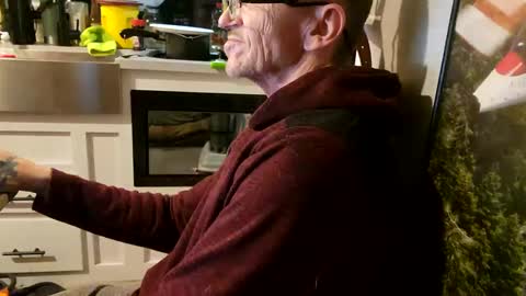 Snapshot of brushsquach chatting on February 23, 6:39 am Steve... aka SkinnieDippin aka TimberTramp online show from February 23, 6:39 am