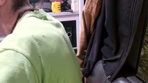 Snapshot of brushsquach chatting on November 1, 5:53 am Steve... aka SkinnieDippin aka TimberTramp online show from November 1, 5:53 am