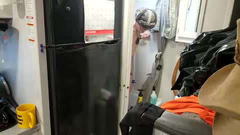 Snapshot of brushsquach chatting on December 5, 6:59 pm Steve... aka SkinnieDippin aka TimberTramp online show from December 5, 6:59 pm